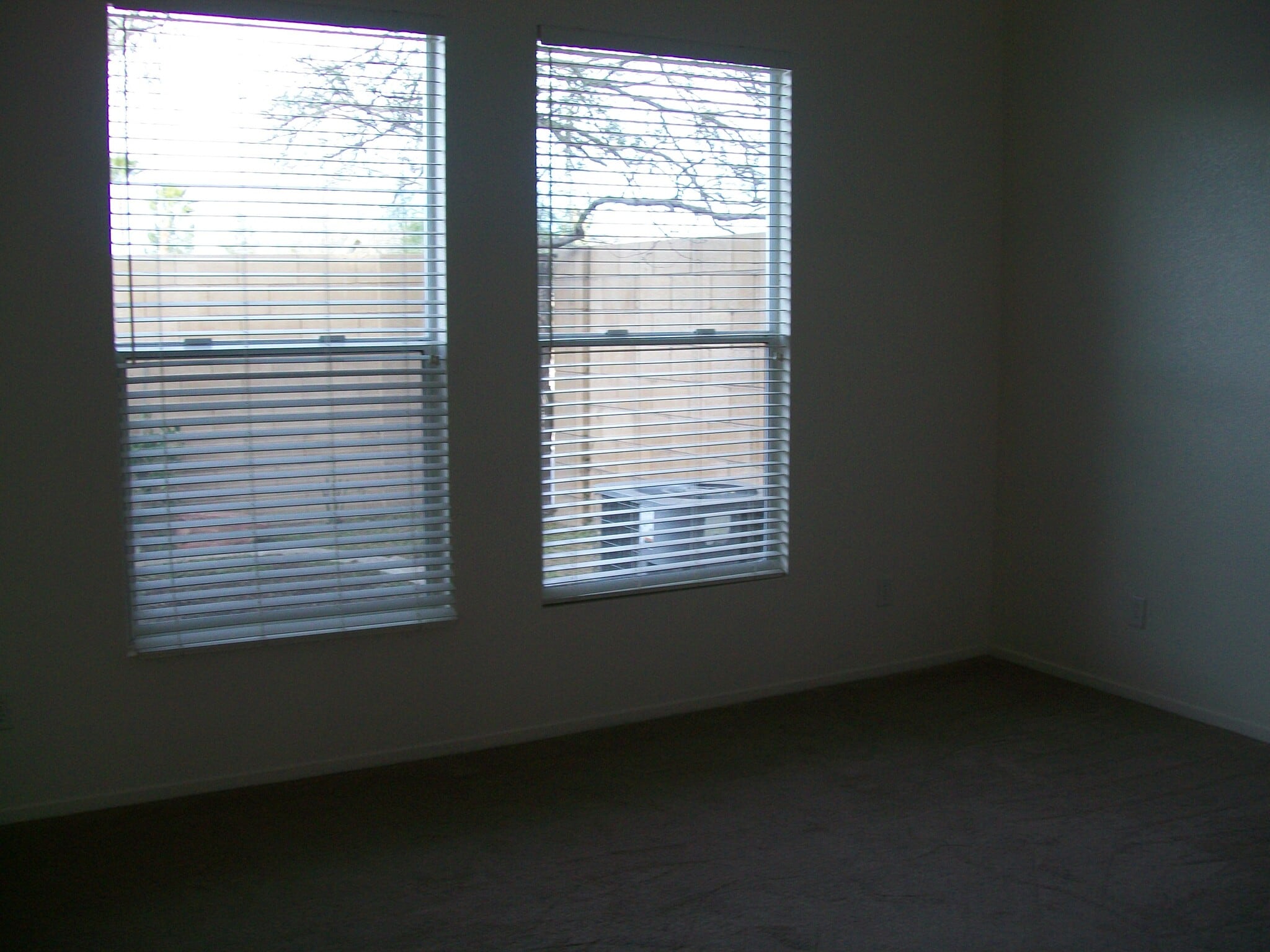 Building Photo - 112 Woolman Rink Ave