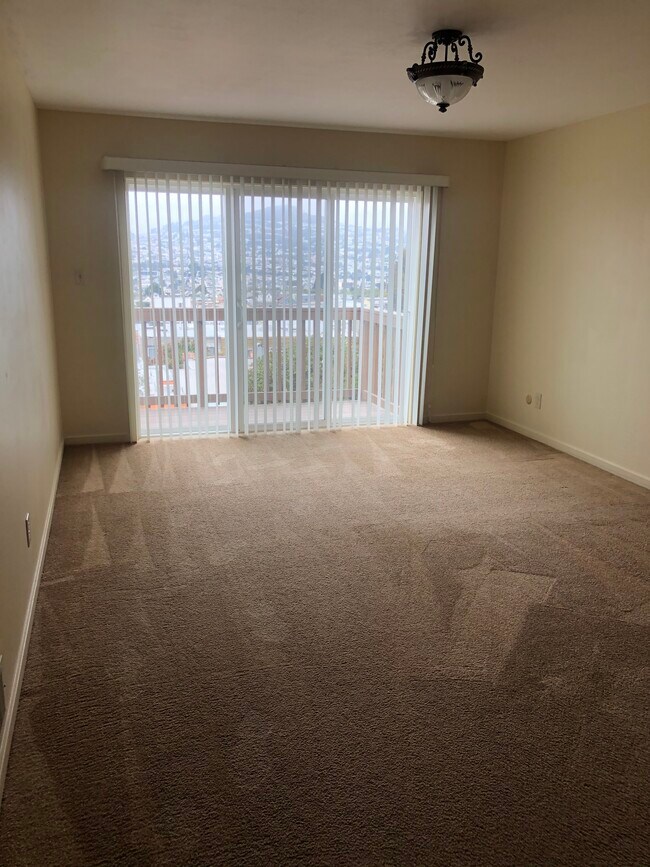 bedroom 1 - 280 Prague St