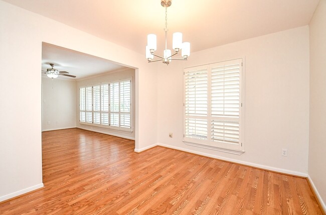 Building Photo - 7719 Lacy Hill Dr