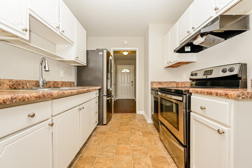 Building Photo - 263 Roxbury Dr