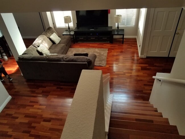 Building Photo - Gorgeous 3 Bed, 2.5 Bath Townhome In Ranch...