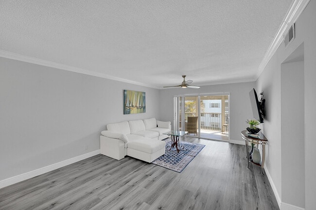 Building Photo - 800 E Camino Real