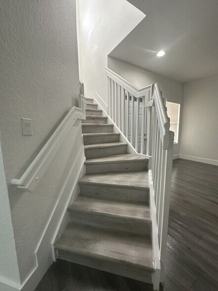 Building Photo - 14051 SW 49th St