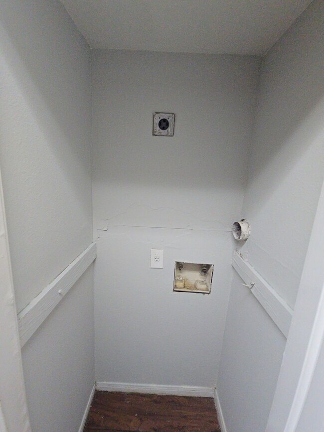 Building Photo - 14600 Fonmeadow Dr