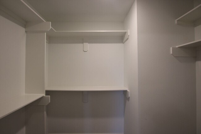 Building Photo - Beautiful 2 Bedroom 2 Bathroom Townhouse in South Tyler!