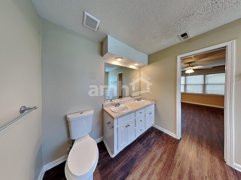 Building Photo - 5303 Rutland Ct