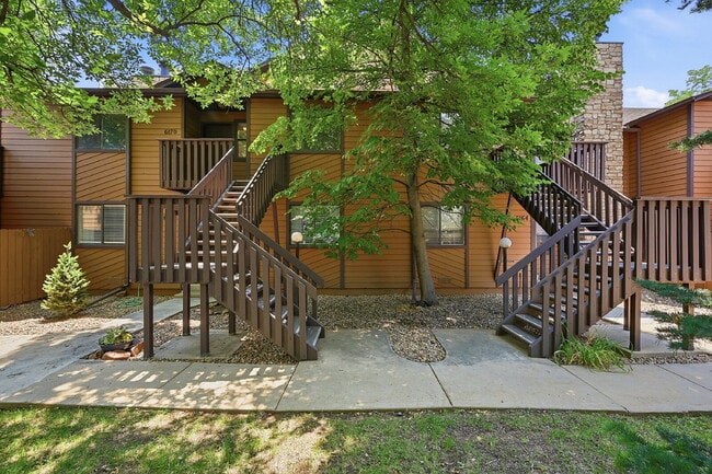 Building Photo - $2,595.95  - 3 Bed, 2 bath Condo with Lofted Bonus Space and In Unit Laundry!