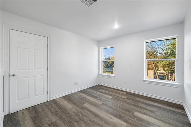 Building Photo - 2004 W 2nd Ave