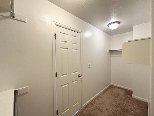 Building Photo - 3859 W Young Lucerne Cir