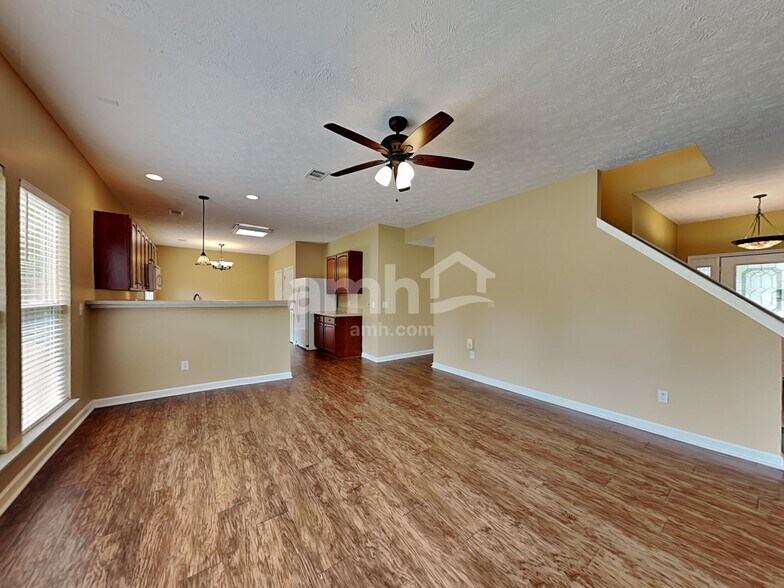 Building Photo - 226 Vintage Cir