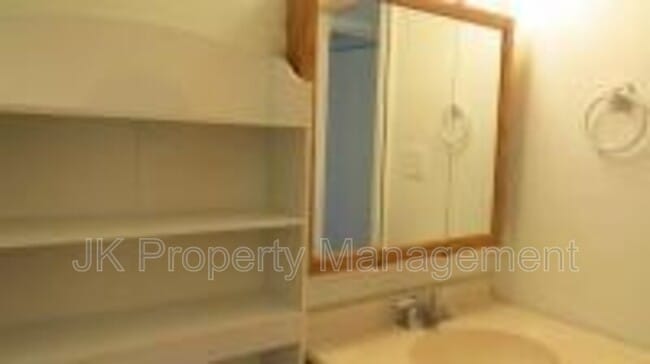 Building Photo - 1322 1st Ave NW