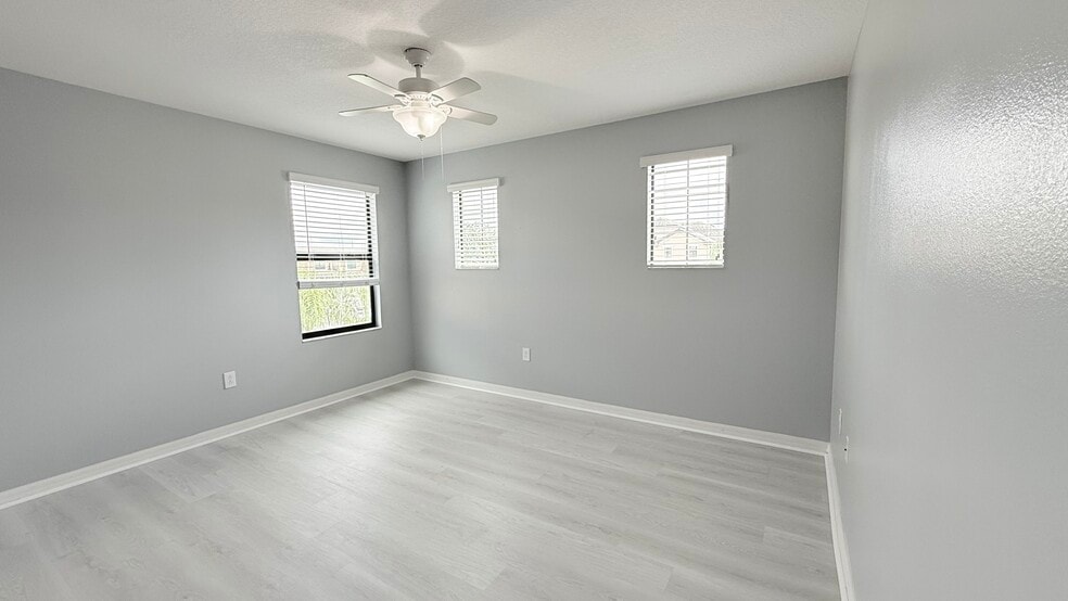 Building Photo - 2449 Seven Oaks Dr