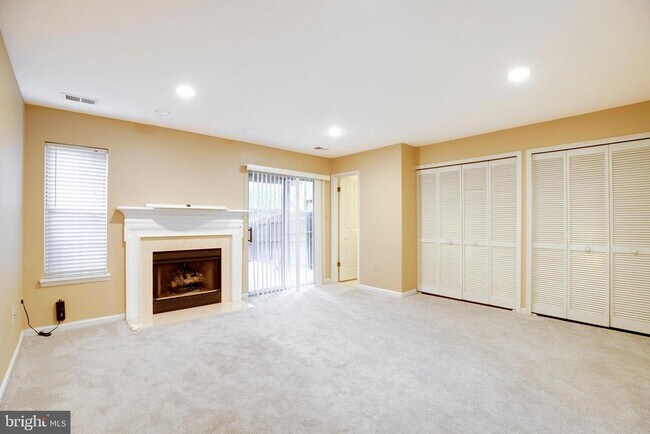 Building Photo - 6113 George Baylor Dr