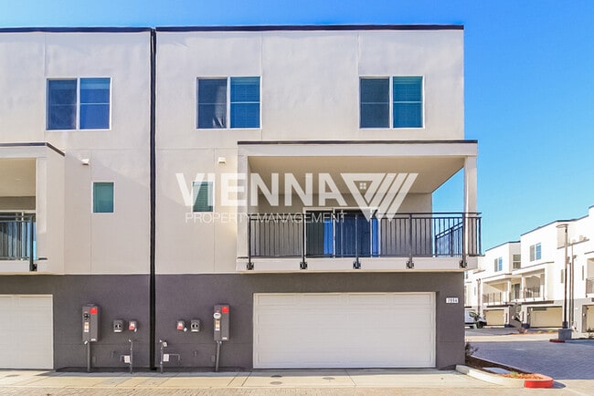 Building Photo - Brand NEW Antelope Home is RENT READY!!