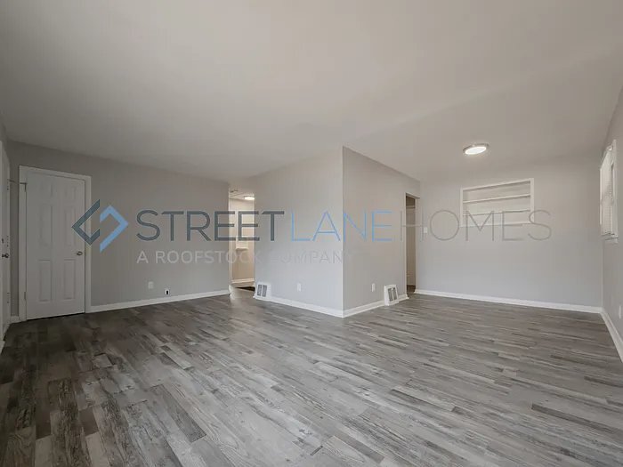 Building Photo - 1052 Renshaw Dr