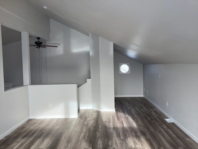 Building Photo - Newly Remodeled 3 Bedroom House in Belgrade
