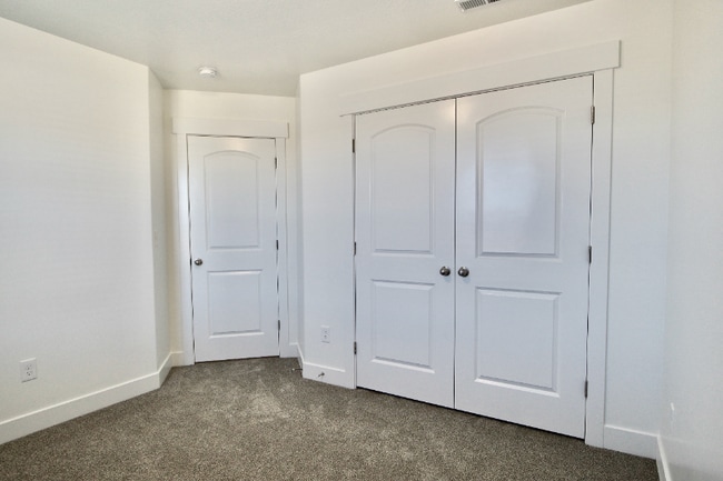 Building Photo - 16082 S Truss Dr