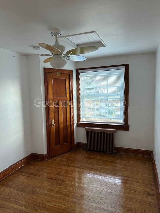 Building Photo - 4320 Sheldon Ave