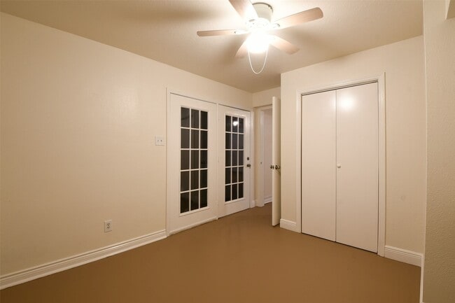 Building Photo - 26 Yewleaf Rd