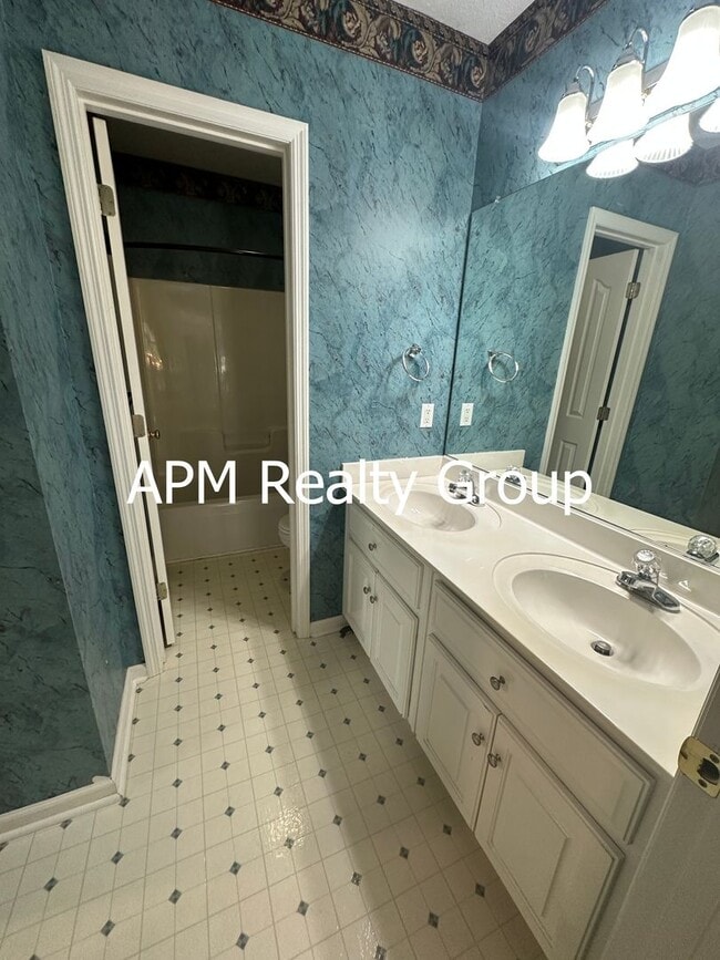 Building Photo - 109 Rolling Creek Cir