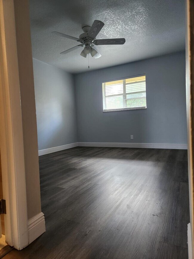 Building Photo - 5668 Blueberry Ct