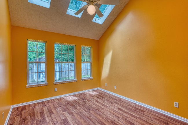 Building Photo - 5819 River Walk Cir