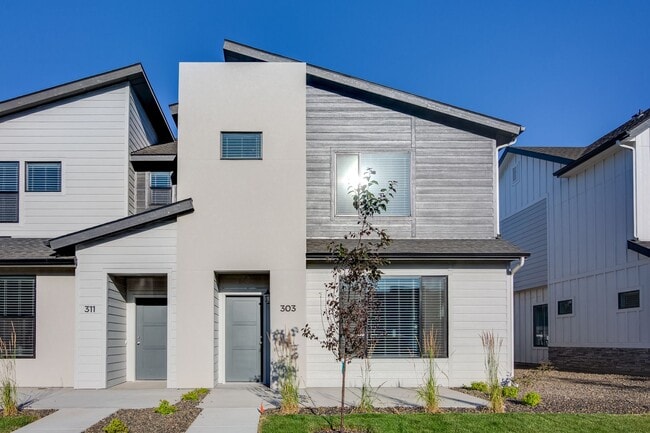 Building Photo - Beautiful, Brand New 3 Bedroom Townhome Available!