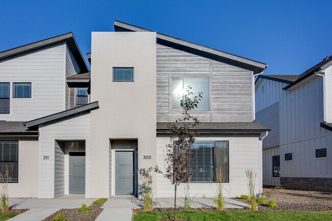 Building Photo - Modern Townhome ready for you today!