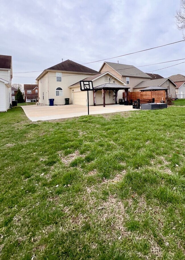 Building Photo - 6 Bed 4 Bath in West End