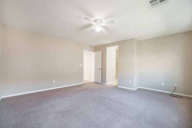 Building Photo - Stylish 3-Bedroom Home with Loft & Upgraded Kitchen!