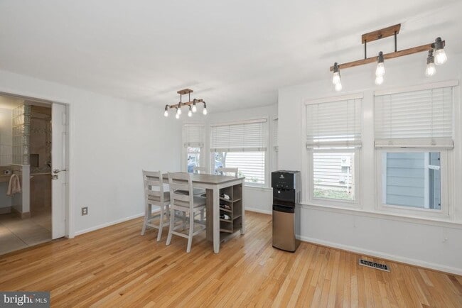 Building Photo - 6015 Good Lion Ct