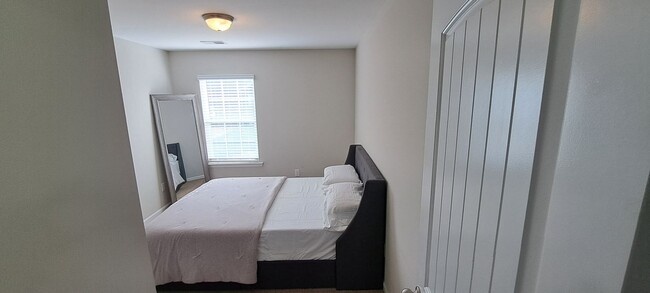 Building Photo - Magnificent Two Story Five Bedroom Home in Northeast Columbia -  Short Commute to Fort Jackson or...