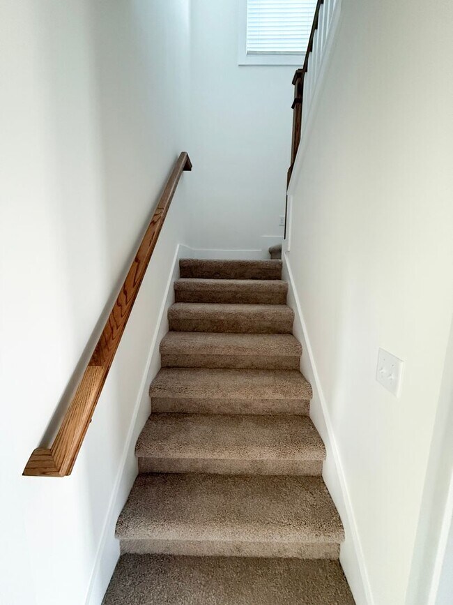 Building Photo - Spacious 4-Bedroom Townhome at Highbury + Summer Special