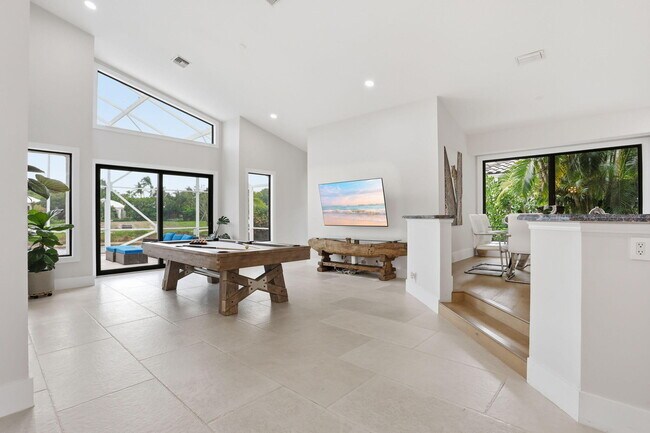 Building Photo - 11180 Isle Brook Ct