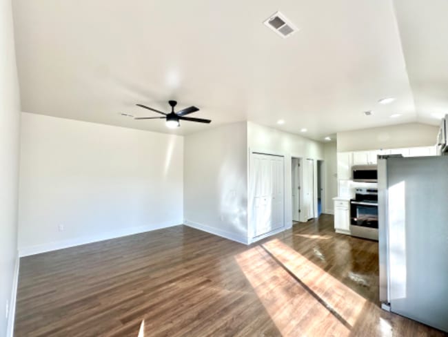 Building Photo - 1215 Corporate Dr