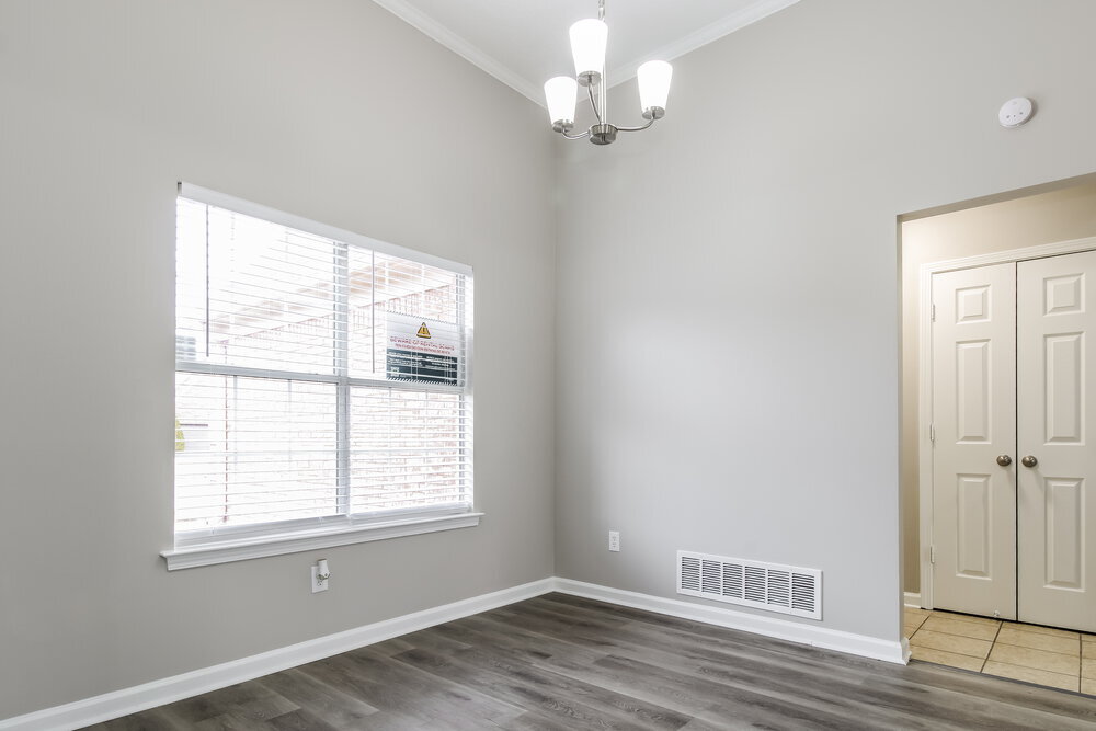 Building Photo - 115 Clear Springs Dr