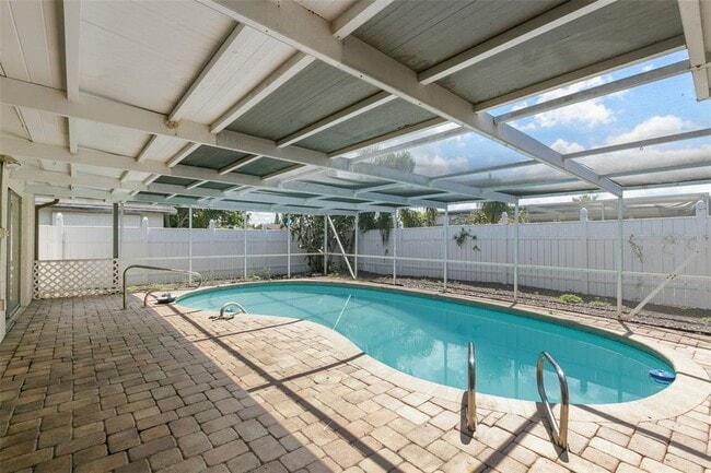 Building Photo - 7114 Parrot Dr