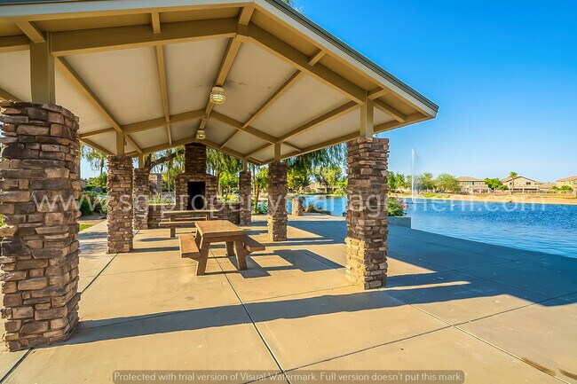 Building Photo - Beautiful split floorplan in a great neigh...