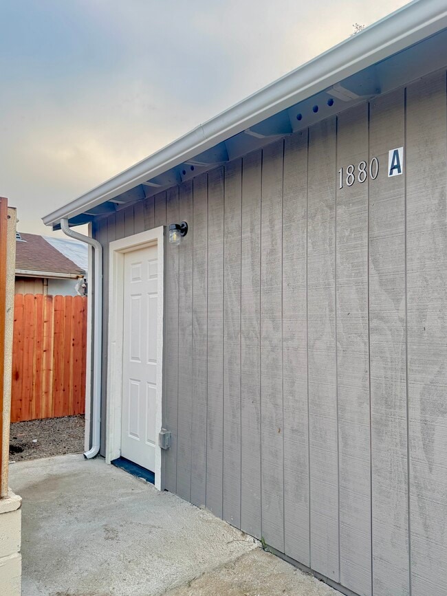 Building Photo - Phillips Lane