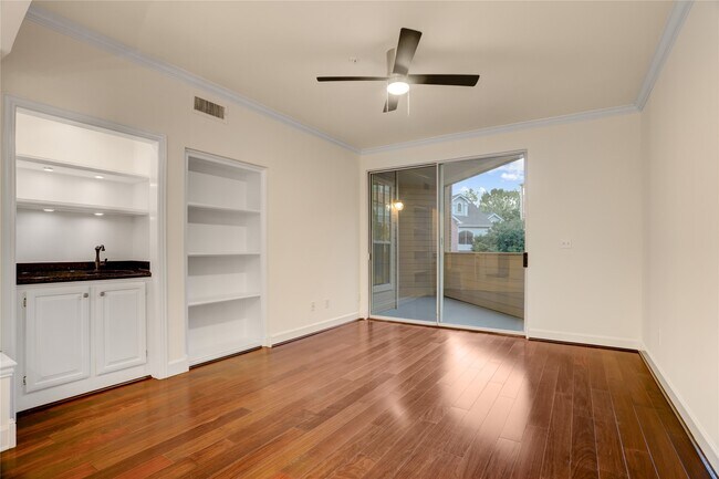 Building Photo - 2111 Welch St