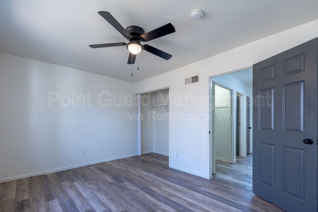 Building Photo - 955 Leroy St