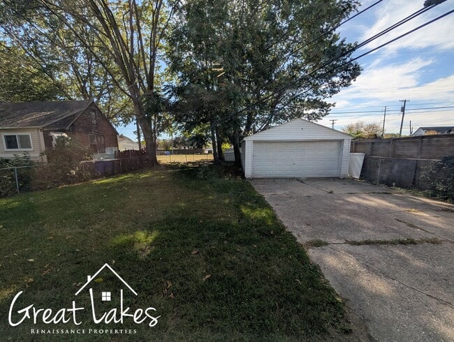 Building Photo - Lovely 3 Bedroom 1 Bathroom now available ...