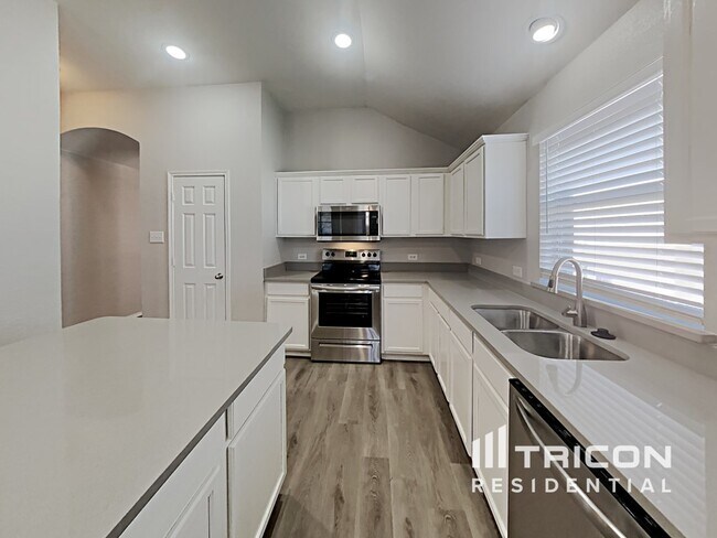 Building Photo - 637 Chalk Knoll Rd