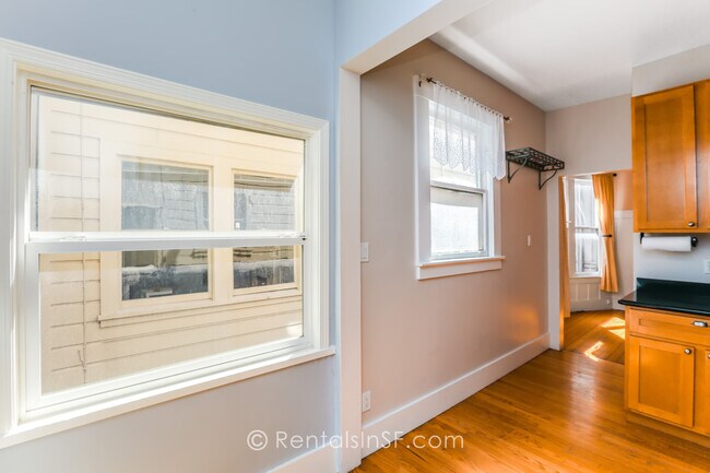 Building Photo - 360 Locust St