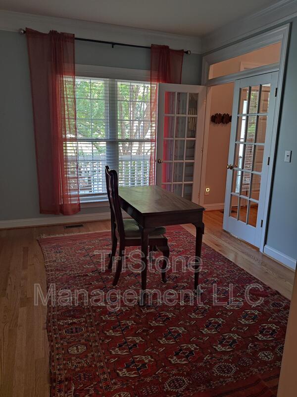 Building Photo - 14512 Harvington Dr