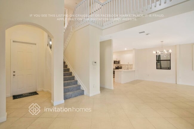 Building Photo - 132 NE 27th Terrace