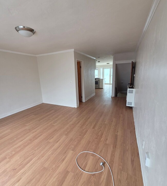 Building Photo - Beachfront 2-Bed, 2.5-Bath House w/2-Car Garage in Imperial Beach