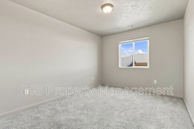 Building Photo - 6030 Tarsus Ln