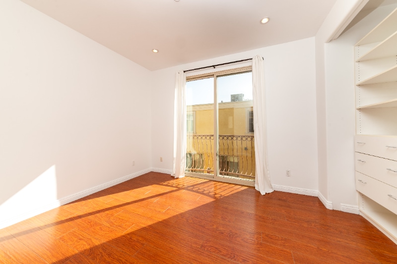 Building Photo - 5303 Satsuma Ave