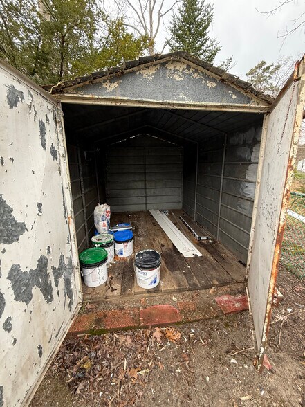 Storage shed 1 - 40 Hydrangea St